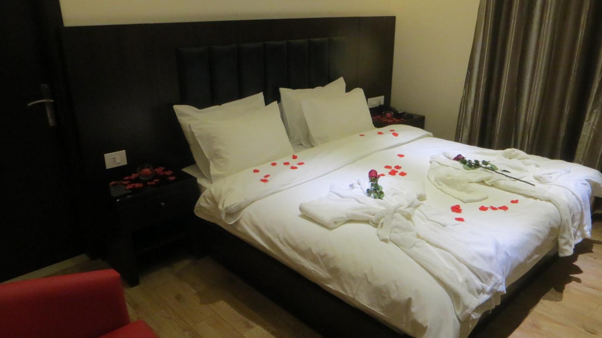 Jounieh Suites Boutique Hotel Экстерьер фото